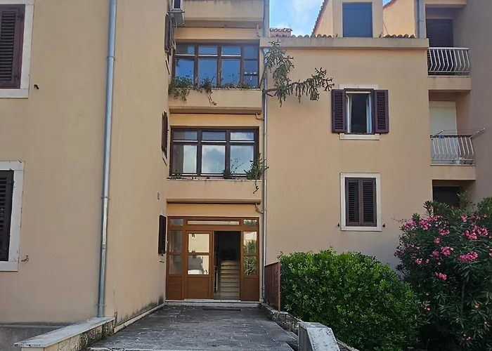 Lägenhet Harmony-two Bedroom Mlini